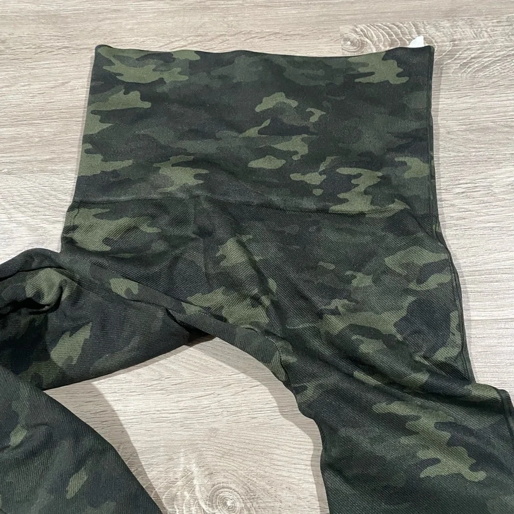Spanx Seamless Camo‎ Leggings